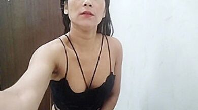 Jwan Aunty Ko Chodne Ke Liye Paisa Diya