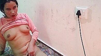 Cute Muslim Girl Ko Jabar Dasti Boobs Daba Kar Pela