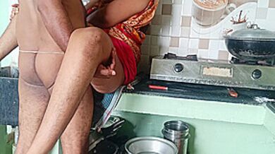 House Wife Suck Neighbour In Kitchen When Husband Not There In Home