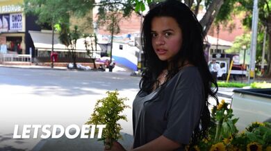 Carino bruna MILF Selena Gomez scopata profonda nella sua fica latina - LATINA MILF