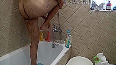 Real : Perverted Stepmother Masturbates While Watching Her Stepson Shower