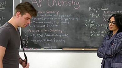 Eva Maxim And Große Titten - Ts Teacher Gives Student 18+ Oral