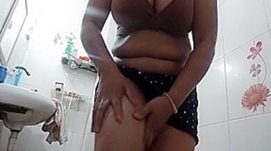 Mona Milf - Milf Mona Aunty Did Masterbation In Bathroom