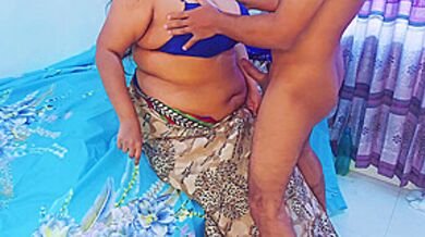 Moti Gand Vali Hot Aunty Go To Hotel For Sex - A Stranger Guy Enter Her Hotel Room And She Give Me Condom & Start Rough Fuck