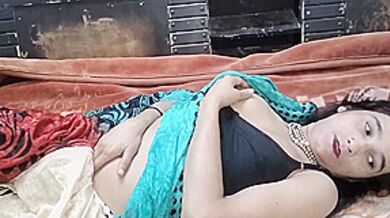 Dever Ne Akeli Bhabhi Ko Pakr Ke Chod Diya