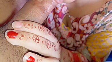 Desi Bhabhi Fucked While Cutting Vegetables In The Kitchen