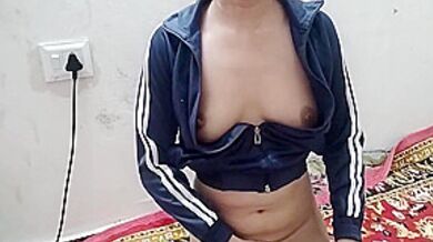 Police Bali Ne Fine Ke Badle Me Apni Chut Marwai