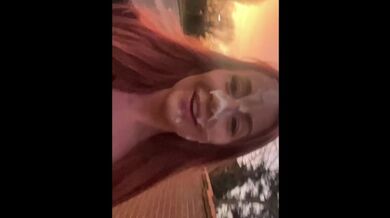 La matrigna britannica prende MASSIVE FACIAL e poi esce OUT IN PUBLIC!