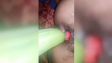 Has Extracted Red Water From Bhabhi Desi Village Chut