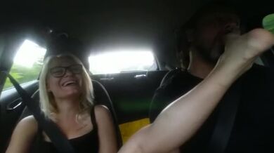 In Auto Mi Mette i Piedi In Faccia e Ride. Foot Domination Blonde Teen Femdom Dialoghi Italiano