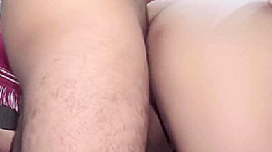 Nakipaglaro Sa Kapitbahay Namin