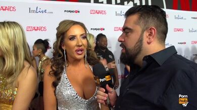 PornhubTV Richelle Ryan Red Carpet 2015 AVN Intervista