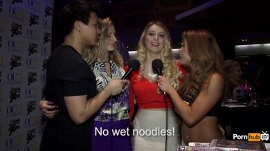 Pornostar diss PornhubTV Host Kong agli AVN Awards 2015