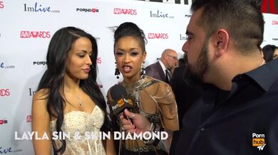 Concedersi o battere se stessi? 2015 AVN Red Carpet Interviste PornhubTV