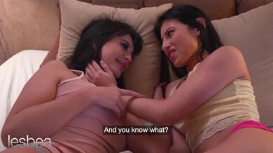 Lesbea Lilly Bella e Mia Trejsi petite teen lesbica romantica figa leccare e forbice orgasmo