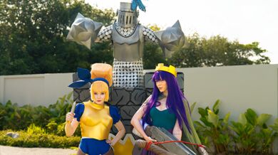 Clash Royale Cosplay: Mega Knight Combatte Per La Figa Stretta Bagnata Di Dagger Duchess!