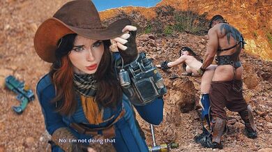 Nuovo Fallout Cosplay Porn Sweetie Fox - Succhiato e scopato per un sorso d'acqua con uno sconosciuto