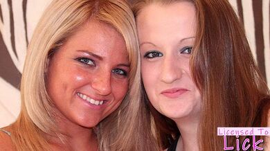 AUTORIZZATO A LECCARE - Cute lesbica viene fuori per seduzione GF