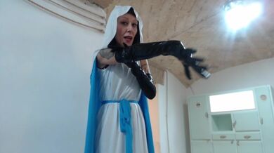 Miss Wagon Vegan Fetish Backstage video fetish in costume