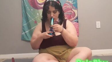 Daphne si masturba e fuma