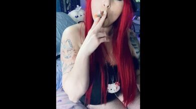 Fumare l'umiliazione del pene piccolo