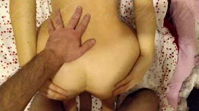 "Oddio che bel cazzo duro che hai!" Geme tutto il tempo con il cazzo in culo!Dialoghi italiano