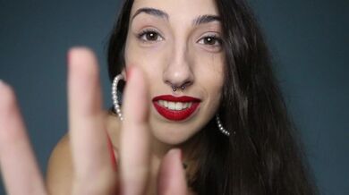 La tua ragazza ti coccola - ASMR