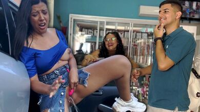 Il mio ragazzo mi porta in un sexy shop e mi compra un vibratore per masturbarmi in pubblico