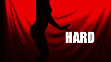 Softcore - La moglie Silhoutte balla nuda per festeggiare 350K visualizzazioni