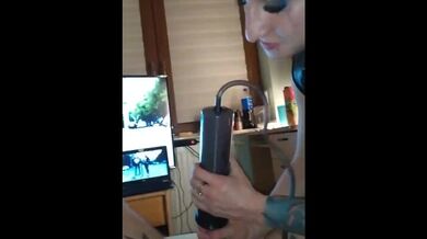 Tortura del pene della padrona Katrix con pompa e dilatatore, dominazione femminile della cervice.