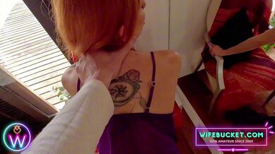 Amateur MILFs di Wifebucket - Il suo clitoride trafitto e il mio enorme cazzo riflesso nello specchio - che combinazione perfetta