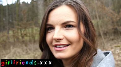 Le migliori amiche ti prendono in giro in pubblico prima di leccare la figa in pov - GirlfriendsXXX