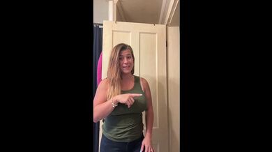 Una puttana tettona ha intenzione di farsi sborrare