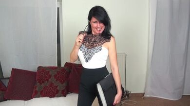 Insegnante di sesso sedotta! In profondità nel culo e nella fica per il buon tocco