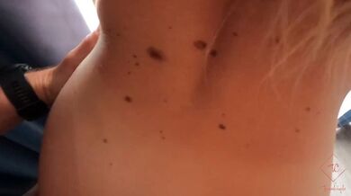 I vicini ci guardano? Nessun problema! Pompino passionale e scopata alla finestra a Tenerife PT. 1