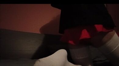 Godetevi una passivella che si prende due anal plug in culo