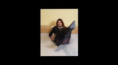 Winter in giardino - outfit con stivali neri e collant