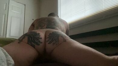 Muscle Mommy-Humping il mio letto al mattino e cazzo la mia figa rosa bagnata, Butch, FTM, Dyke