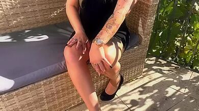 Amandine explodes the counters! - Jacquie et Michel TV