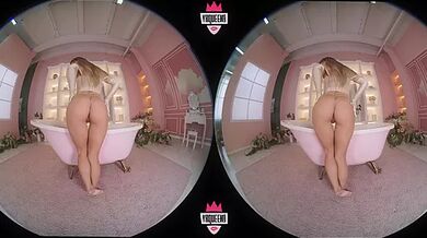 Helena Cramp Hot Solo