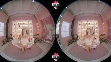 Helena Cramp Hot Solo