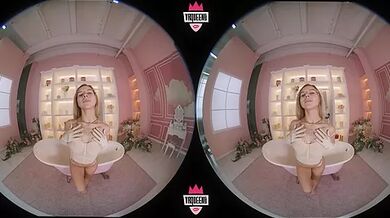 Helena Cramp Hot Solo