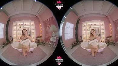 Helena Cramp Hot Solo