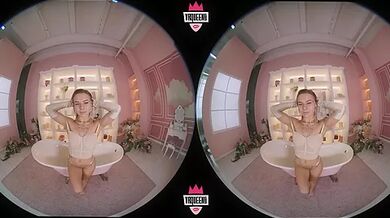 Helena Cramp Hot Solo