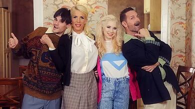 Roxy Risingstar, Tiffany Rousso VR Porn: 80's Flashback Generation X Tries Family Sex - VirtualTaboo