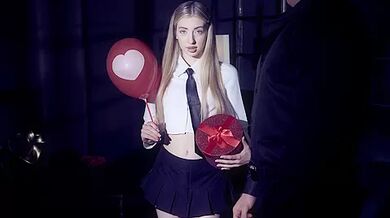 Sweet Lina VR Porn: Love On A Leash - DarkRoomVR