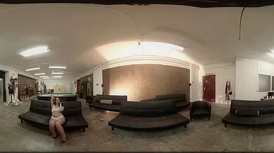 Valentinas Studio: Play this Dildo!