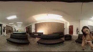 Valentinas Studio: Play this Dildo!