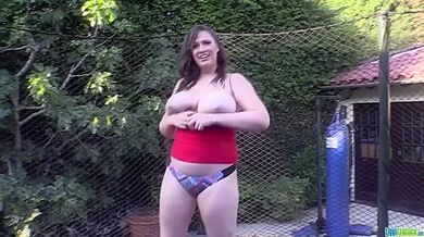 Lana Kendrick - Trampoline 1