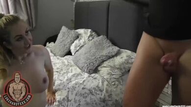 LUKE HARDY - Il figliastro è stato sorpreso ad annusare le mutandine